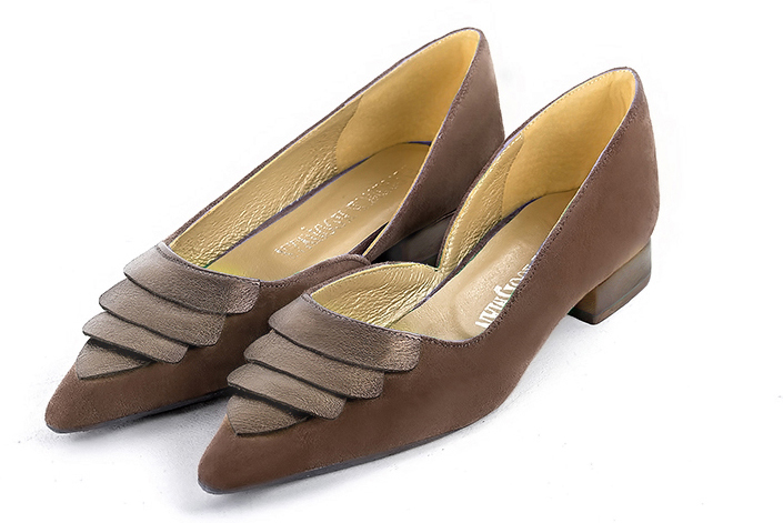 Chocolate brown and bronze gold women's open arch dress pumps. Pointed toe. Flat flare heels. Front view - Florence KOOIJMAN